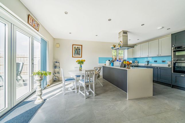 25 Damson View, Pershore photo 4