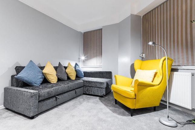 Flat for sale in Stourcliffe Street, Marylebone, London