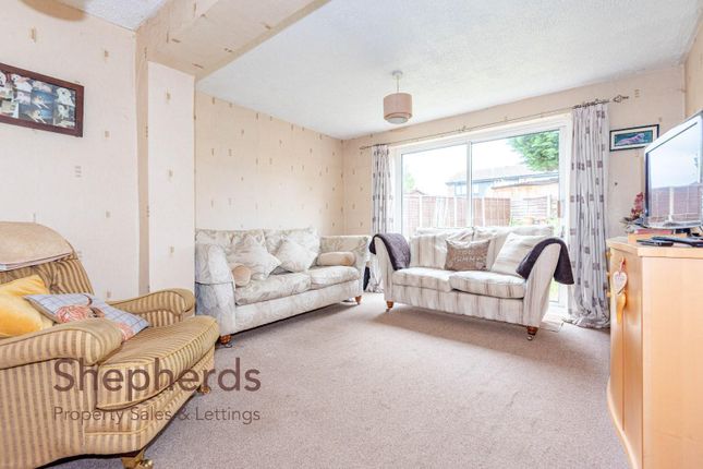 104, Lampits, Hoddesdon photo 3