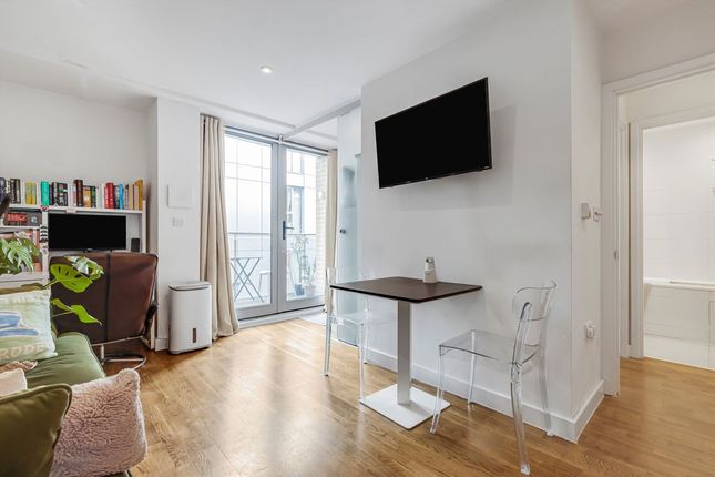 Flat 5, 9, Wadeson Street, London photo 2