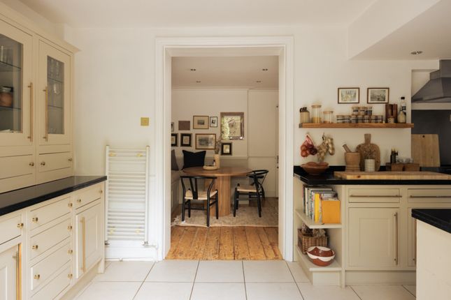 Flat Garden flat, 21, Almorah Road, London photo 4