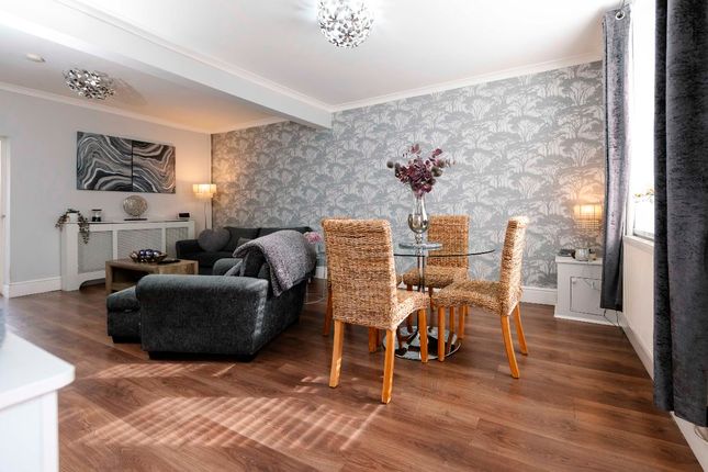 27 Penn Street, Treharris photo 4