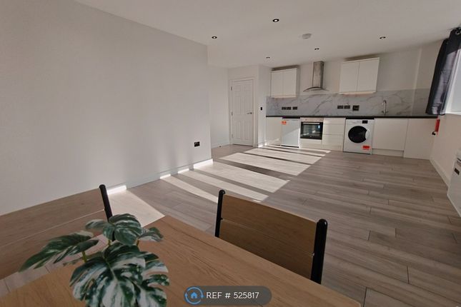 Bedroom Flat  Mount St, Stafford photo 3