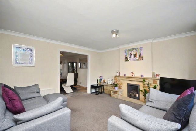 31, Plantation Gardens, West Yorkshire photo 3