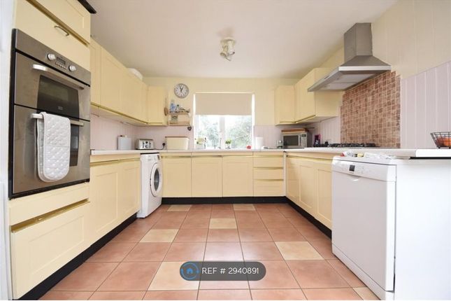 Bowen Close, Cheltenham photo 5