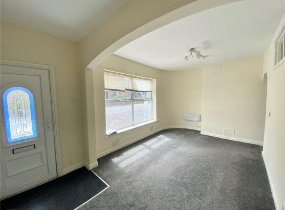 Flat to rent in Station Road, Langley Mill, Nottingham