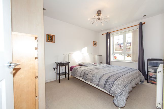 Flat for sale in Turberville Place, Warwick