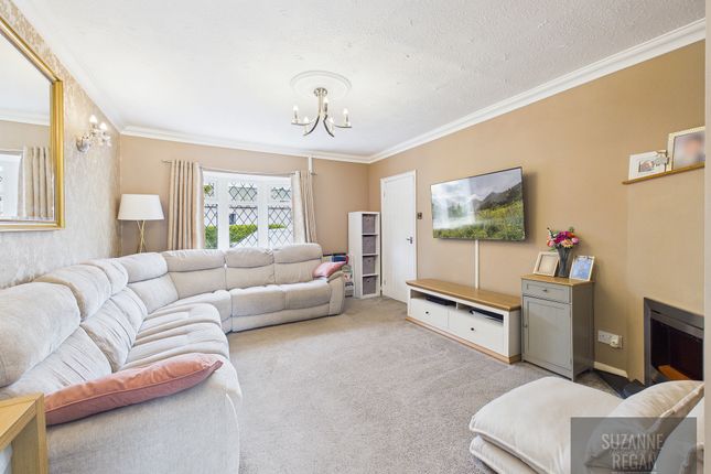 45 Leasowes Avenue, Coventry photo 3