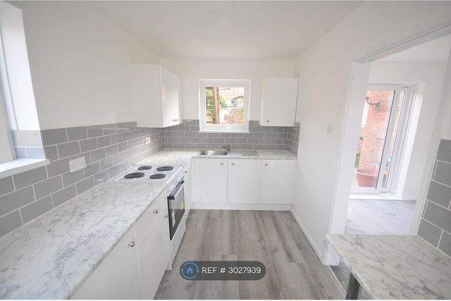 Flat, Balmoral Court High St, Margate photo 3
