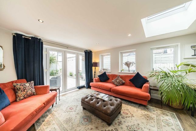 34, Canmore Gardens, London photo 4