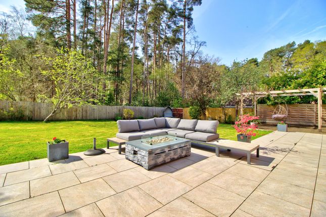 9 Talisman Close, Crowthorne photo 4