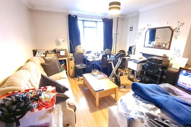 58, Holtwhites Hill, Enfield photo 2