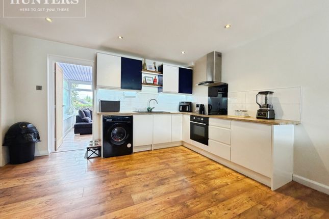 8, Middle Close, Barnsley photo 3