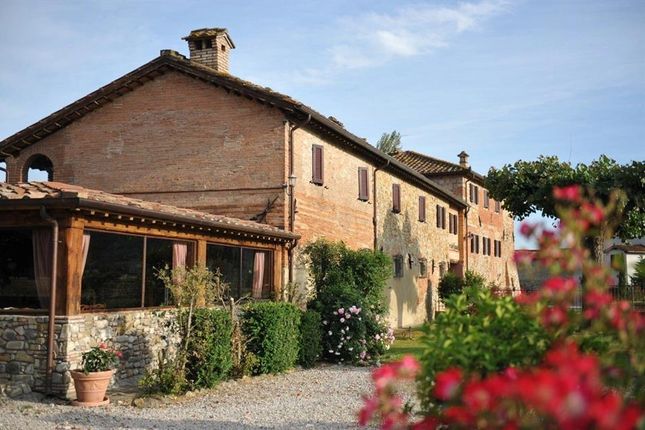 Villa for sale in Sansepolcro, Tuscany, 52037, Italy