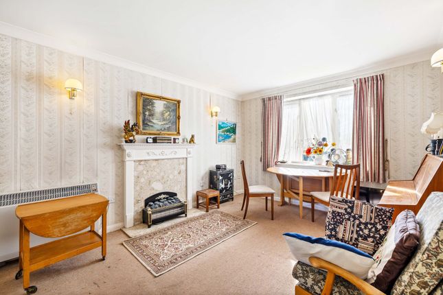 Flat 30, Forest Lodge Portland Road, East Grinstead photo 2