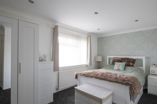 Terraced house for sale in Heather Avenue, Heath, Chesterfield