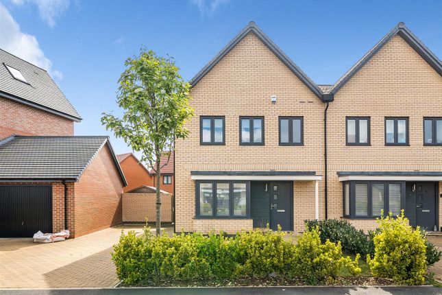 End terrace house for sale in Burgoyne Avenue, Wootton, Bedford