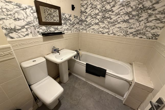 Apartment 11, Egremont Court, Warrington photo 5