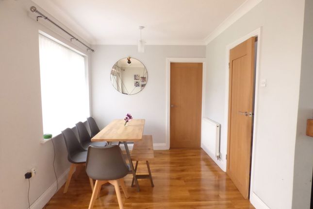 16, Thorntree Close, Whitley Bay photo 4