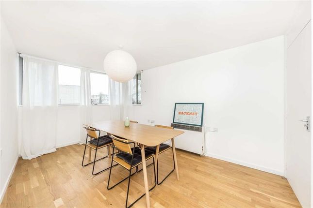 Flat for sale in Old Ford Road, London