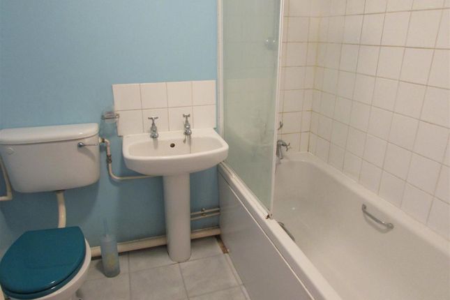 56, Prestatyn Close, Stevenage photo 3
