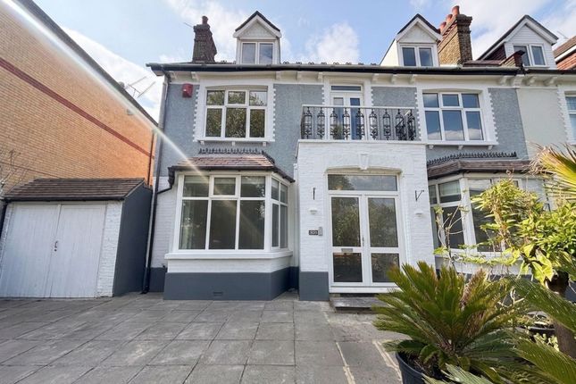202 Hermon Hill, London photo 5