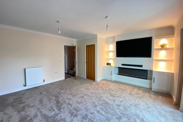 2 Oaklands Court, Weston, Crewe photo 3