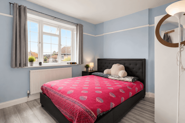 8 Chestnut Court, Chestnut Avenue, Wembley photo 4