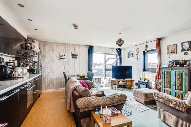 Flat 15, Duke House, Princes Street, Swindon photo 3