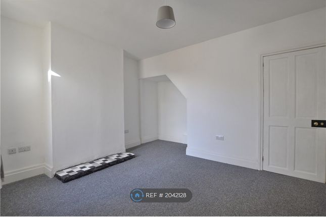 Terraced house to rent in Tredworth Road, Gloucester