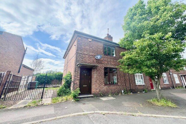 End terrace house to rent in Kennington Road, Nottingham