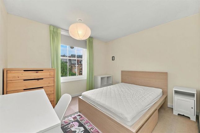 Flat 9, 8-9, Beaufort Gardens, London photo 4