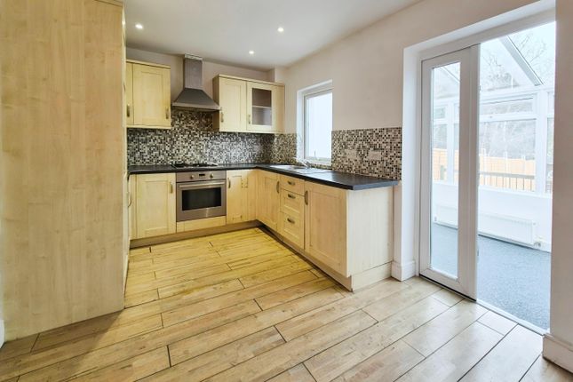 12, Alexandra Road, Somerset photo 2