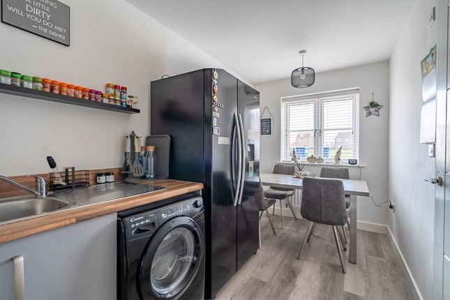 21 Jennings Avenue, Pocklington photo 2