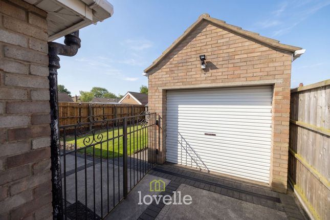 36 Holton Mount, Grimsby photo 2