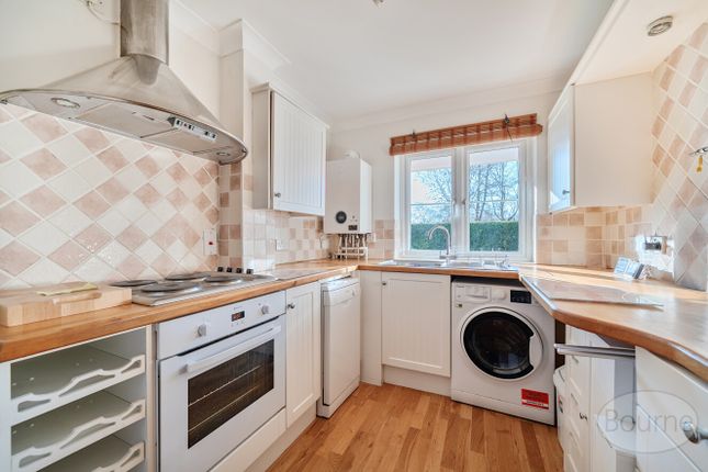 Flat 11, Oak Lodge,, Leigh Corner, Cobham photo 3
