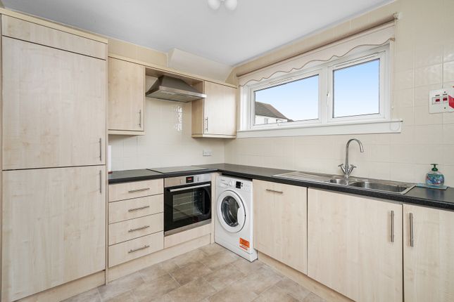 30, Sherwood Court, Bonnyrigg photo 4