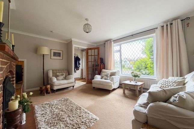 10 Elgin Close, Southampton photo 5