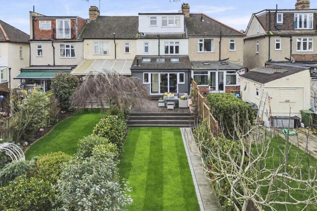 24 Bush Road, Buckhurst Hill photo 3
