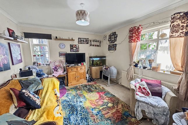 Flat 3, The Hermitage Church Street, Whitchurch photo 3