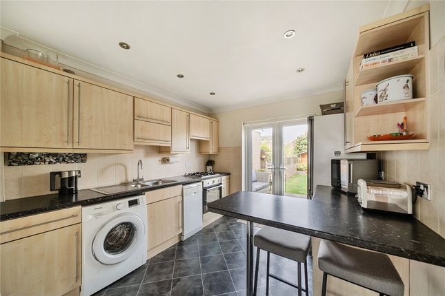 23, Warwick Avenue, Surrey photo 4