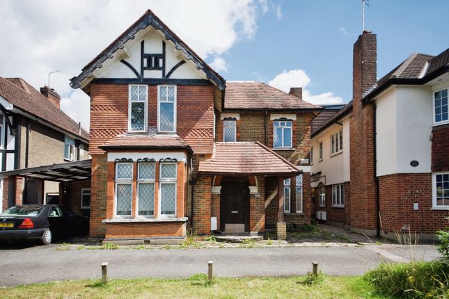 Thumbnail Detached house for sale in Chase Side, London