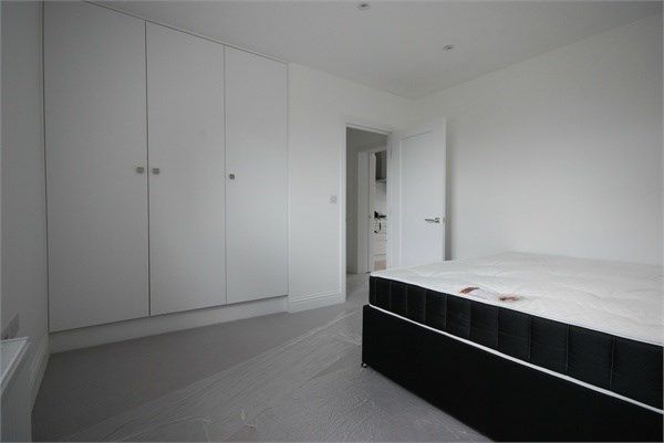 Thumbnail Flat to rent in Byrne Road, Balham