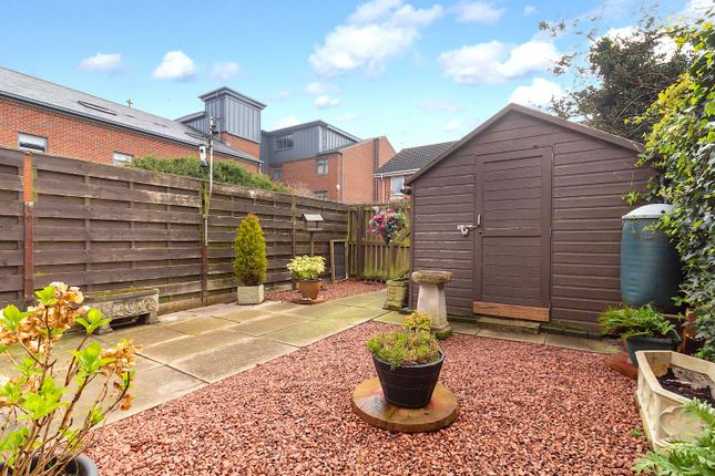 Flat for sale in Barbican Mews, York