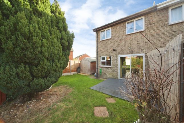 Vanbrugh Drive, Dunstable photo 4