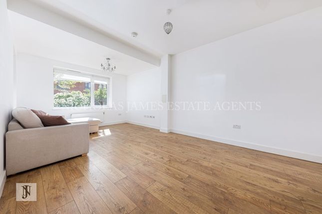 8, Wells Mews, London photo 4