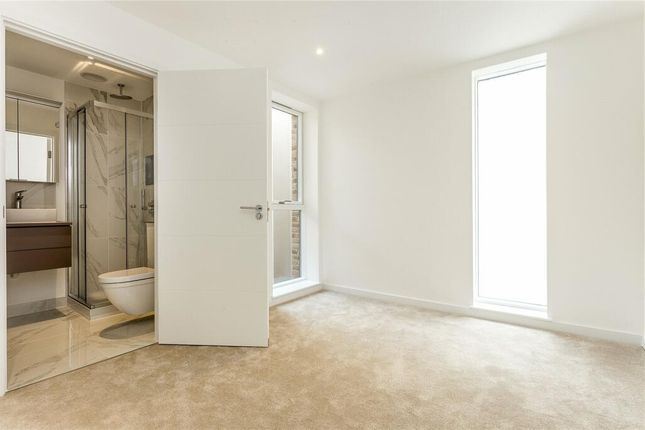 Town house to rent in Hand Axe Yard, St Pancras, London