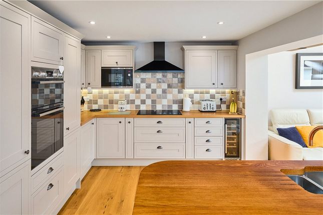7, Gill Close, Ilkley photo 4