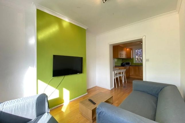 Flat 7 Grangefield, Marquis Road, Greater London photo 4
