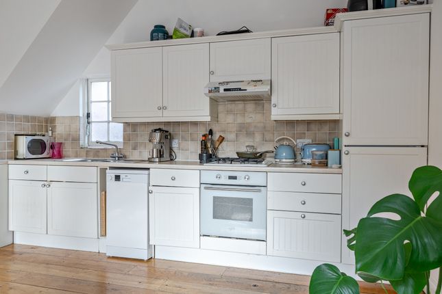 1 Howard Cottages, Cumberland Yard, Tunbridge Wells photo 4